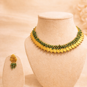 Traditional kaasu necklace with green beads