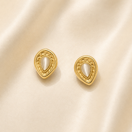 Pearl droplet - Anti Tarnish ear stud