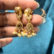 PEARLY HASTHAMALA NECKLACE