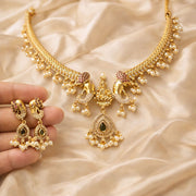PEARLY HASTHAMALA NECKLACE