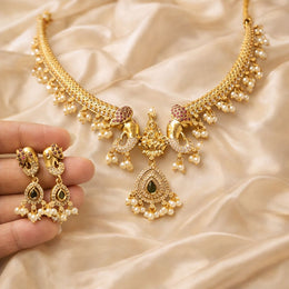 PEARLY HASTHAMALA NECKLACE
